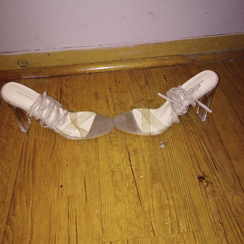 Pretty little things Sandals